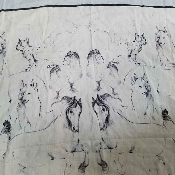 Aminal print scarf - Picture 2 of 8